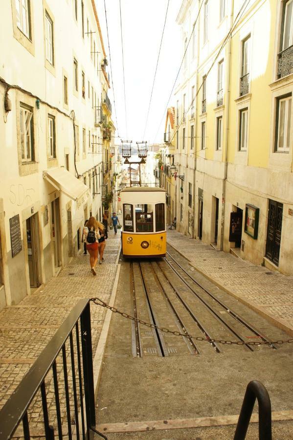 Cozy Apartment In Bairro Alto Lisbon Exterior photo