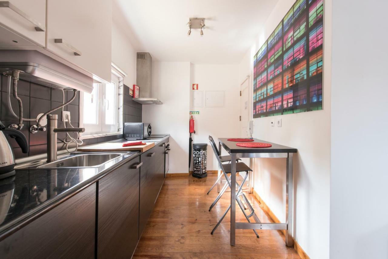 Cozy Apartment In Bairro Alto Lisbon Exterior photo