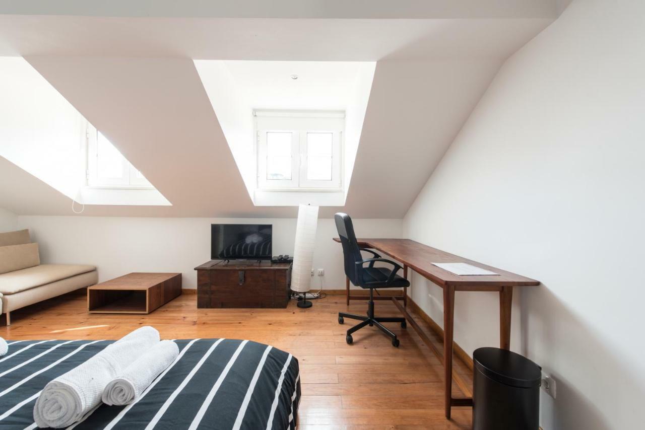Cozy Apartment In Bairro Alto Lisbon Exterior photo