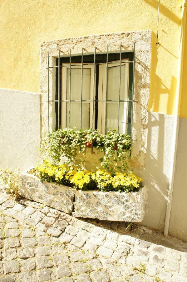 Cozy Apartment In Bairro Alto Lisbon Exterior photo