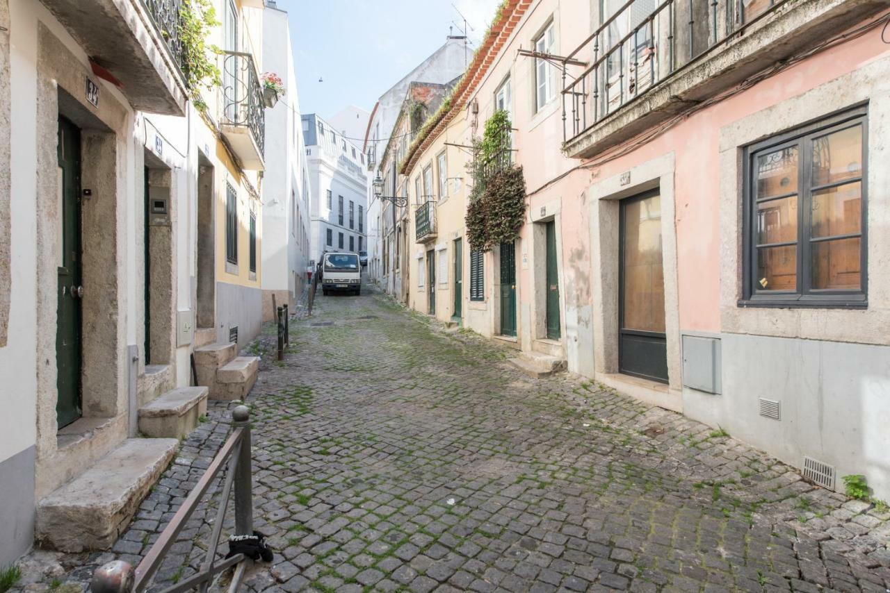Cozy Apartment In Bairro Alto Lisbon Exterior photo